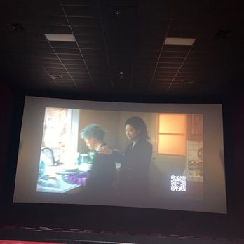 Marcus Palace Cinema - Screen - Cinema Near Me - Sun Prairie, Wisconsin