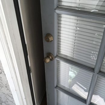 Naklin Locksmith Services - Locked out customer - Keys & Locksmiths Near Me - Los Angeles, California Naklin Locksmith Services - Locked out customer - Keys & Locksmiths Near Me - Los Angeles, California