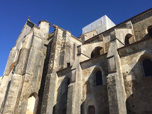 Basilique de Vézelay by null