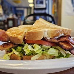 Castaway Grill - BLT