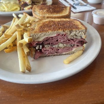 LENNY’S RESTAURANT - Updated August 2025 - 1194 Photos & 1299 Reviews