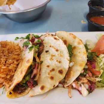 El Sazon - Brisket and chorizo tacos - Tex-Mex Near Me - Rhome, Texas El Sazon - Brisket and chorizo tacos - Tex-Mex Near Me - Rhome, Texas