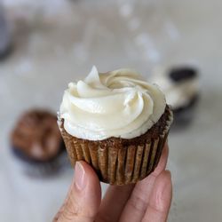 Rise Bakery - Vegan carrot cupcake