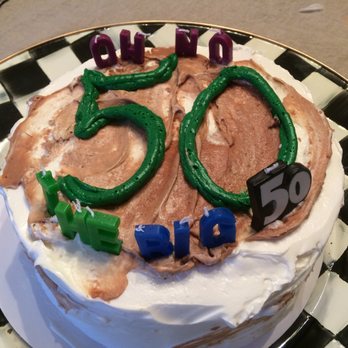Geddes Bakery - Poorly decorated cake.  VERY disappointed!! - Bakeries Near Me - North Syracuse, New York