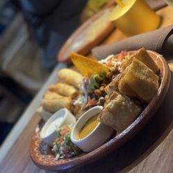 El Puesto Sabores de Mexico - Sampler platter