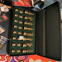 Janet's Antiques - Chess set