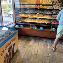 El Paso Bakery - Yum!! Smells delicious when you arrive