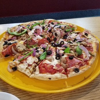 RoadHouse Pizza - Pizza Near Me - Crestline, California RoadHouse Pizza - Pizza Near Me - Crestline, California