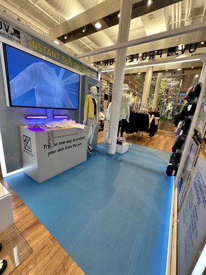 UNIQLO Soho Store by null