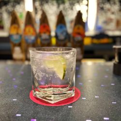 W XYZ Bar - Gin & Tonic