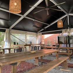 Wild Earth Outdoor Kitchen & Cellar Door - Outdoor seating