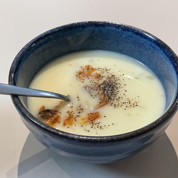 Aspire Lounge 26 - Soup - Airport Lounges Near Me - Schiphol, New Hampshire