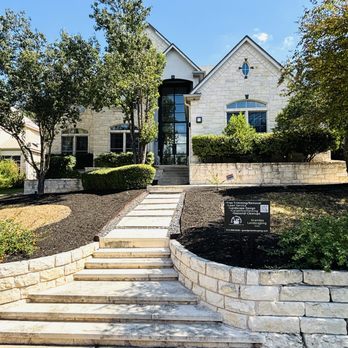 Grandps Landscaping - High-End Front Yard Landscape Renovation in Westlake, Austin TX - Landscaping Near Me Grandps Landscaping - High-End Front Yard Landscape Renovation in Westlake, Austin TX - Landscaping Near Me