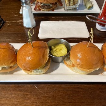 Bat 17 - Sliders - New American Near Me - Evanston, Illinois