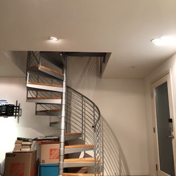 Airborne Moving Company - The spiral staircase they tackled without any difficulties. - Movers Near Me - Irvine, California Airborne Moving Company - The spiral staircase they tackled without any difficulties. - Movers Near Me - Irvine, California
