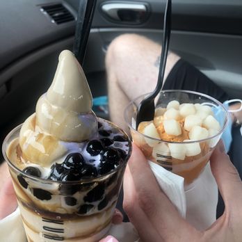 KURIMU - Earl grey/taro swirl soft serve messy boba style, Thai tea ice cream w/ mini Mochi topping - Bubble Tea Near Me - Chicago, Illinois