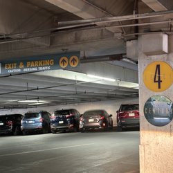 nike outlet on 85th and cottage grove