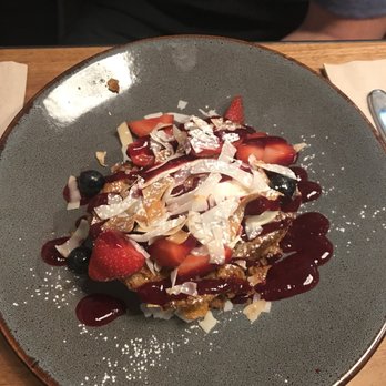 Caravelle - French toast with mascarpone and coulis - Breakfast & Brunch Near Me - Barcelona, B Caravelle - French toast with mascarpone and coulis - Breakfast & Brunch Near Me - Barcelona, B