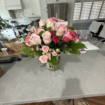 Cypress Florist - Pink roses - Florists Near Me - Cypress, California Cypress Florist - Pink roses - Florists Near Me - Cypress, California
