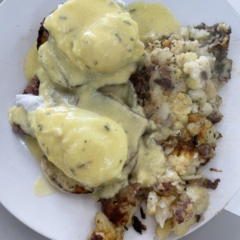Cozy Corner - Eggs Benedict - Diners Near Me - Miami Springs, Florida Cozy Corner - Eggs Benedict - Diners Near Me - Miami Springs, Florida