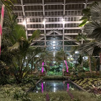 Garfield Park Conservatory - Parks Near Me - Chicago, Illinois