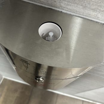 Love's Travel Stop - Overfilled needle dispenser. - Gas Stations Near Me - Salinas, California