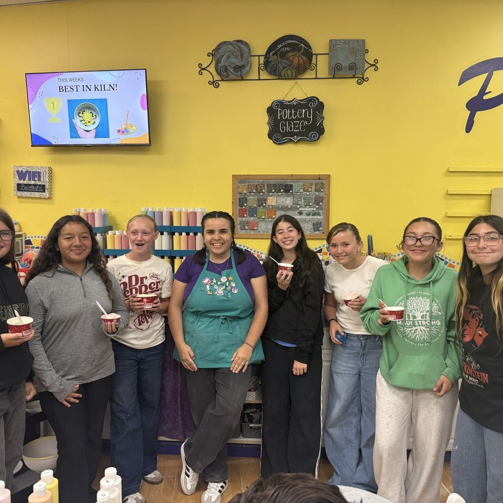 Our Oside Softball girls had a fun night being creative, Thank you Amanda for all your help with the girls! Our Oside Softball girls had a fun night being creative, Thank you Amanda for all your help with the girls!