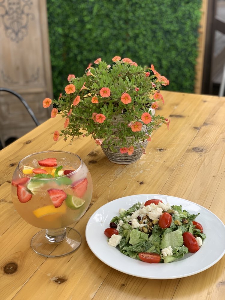 THE ROASTED GARLIC 79 Photos & 176 Reviews 483 W Housatonic St