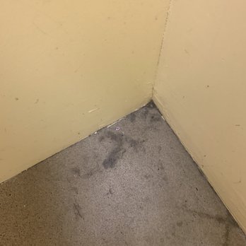 Crossroads Trading - Dirt & hair in dressing room - Women's Clothing Near Me - Irvine, California