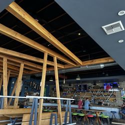HopSaint Brewing - Nice open bar feel