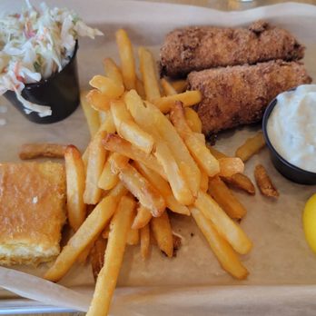 MOTOR Restaurant - Fish fry with battered fries and cornbread - Barbeque Near Me - Milwaukee, Wisconsin MOTOR Restaurant - Fish fry with battered fries and cornbread - Barbeque Near Me - Milwaukee, Wisconsin