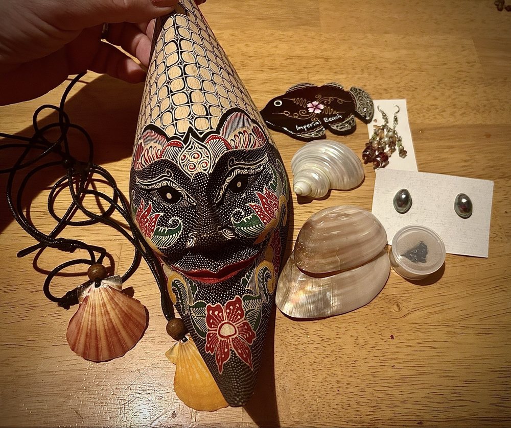 Bibbey's Shells & Rocks