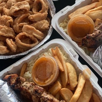 Marven's Restaurant - Calamari and chicken pita plate and Greek salad - Greek Near Me - Montreal, Quebec Marven's Restaurant - Calamari and chicken pita plate and Greek salad - Greek Near Me - Montreal, Quebec