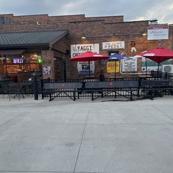 Dennison Yard - Outdoor patio