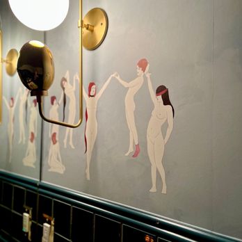 Chez Noir - Decor and vibe - Seafood Near Me - Carmel, California