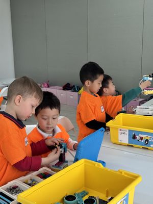 Huckleberry Play by null