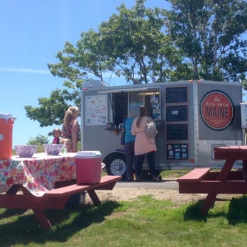 Bite Into Maine - Food truck with picnic tables out front. - Seafood Near Me - Cape Elizabeth, Maine Bite Into Maine - Food truck with picnic tables out front. - Seafood Near Me - Cape Elizabeth, Maine