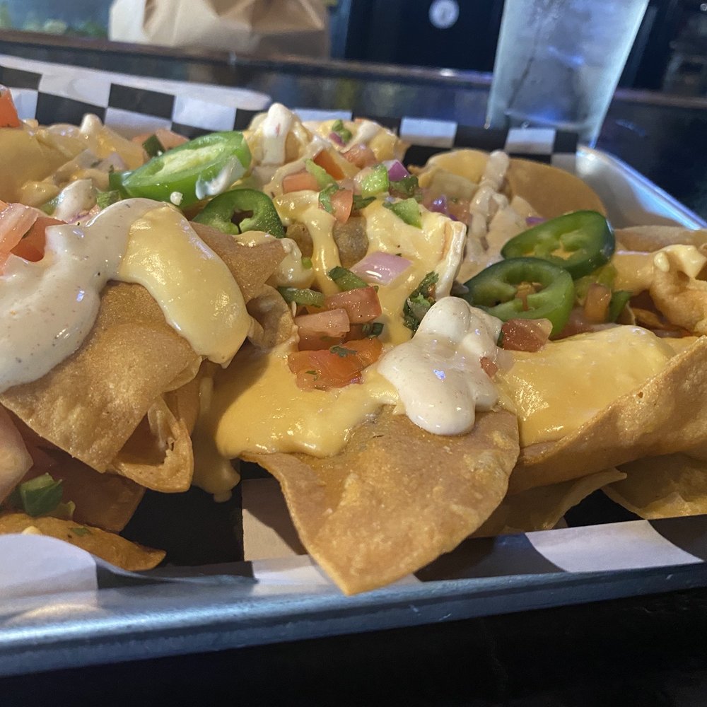 Sebastian's Ale and Whiskey House - Veggie nachos heck yeah - Sports Bars Near Me - Brookfield, Illinois