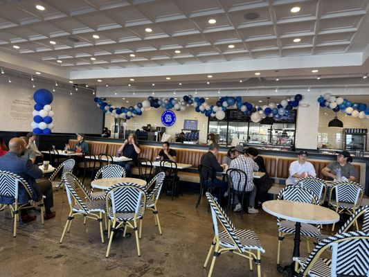 Paris Baguette by null