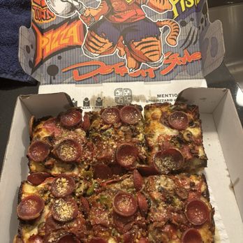 R Town Pizza - El Vaquero (4 Corner) - Pizza Near Me - Reno, Nevada R Town Pizza - El Vaquero (4 Corner) - Pizza Near Me - Reno, Nevada