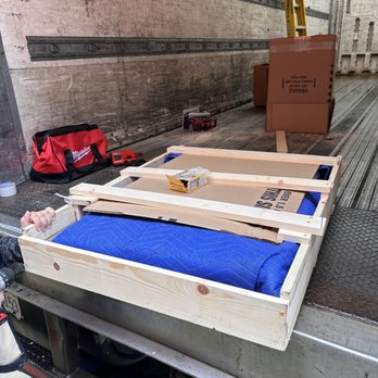 Cross Country Moving - Wood crate - Movers Near Me - Tarzana, California Cross Country Moving - Wood crate - Movers Near Me - Tarzana, California