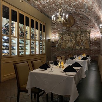 La Strada - A quiet section of the beautiful dining room. There are many other areas too. - Italian Near Me - Reno, Nevada La Strada - A quiet section of the beautiful dining room. There are many other areas too. - Italian Near Me - Reno, Nevada