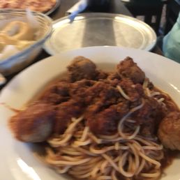 Spaghetti and meatballs. Delicioso!