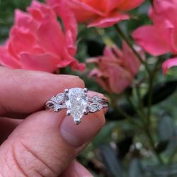 Jewelers On Main - I have the most gorgeous ring on this entire planet and I have jewelers on Main to thank for!!!
