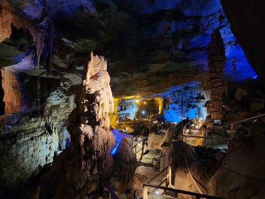 Lost World Caverns by null