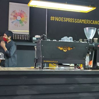 Container Coffee Roaster - Another excellent employee and top of the line la marzocco espresso machine. - Coffee & Tea Near Me - Tijuana, BCN