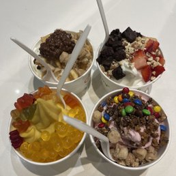 Original Frozen Yogurt with Toppings Original Frozen Yogurt with Toppings