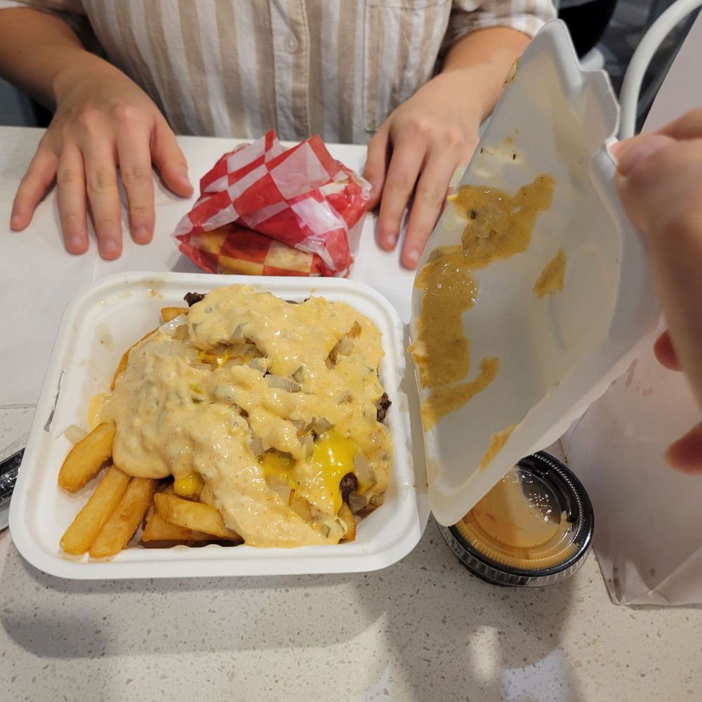 7th Street Burger Astoria - Loaded fries - Burgers Near Me - City, New York 7th Street Burger Astoria - Loaded fries - Burgers Near Me - City, New York