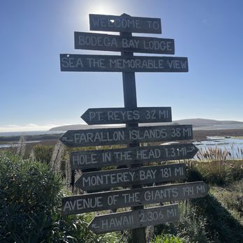 Drakes Fireside Lounge - Bodega Bay. - New American Near Me - Bodega Bay, California