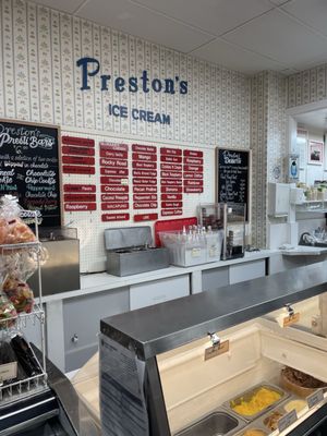 Preston's Candy & Ice Cream by null